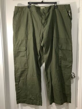 Universal Thread women’s Olive Cargo Pants wide leg size 26. NWT